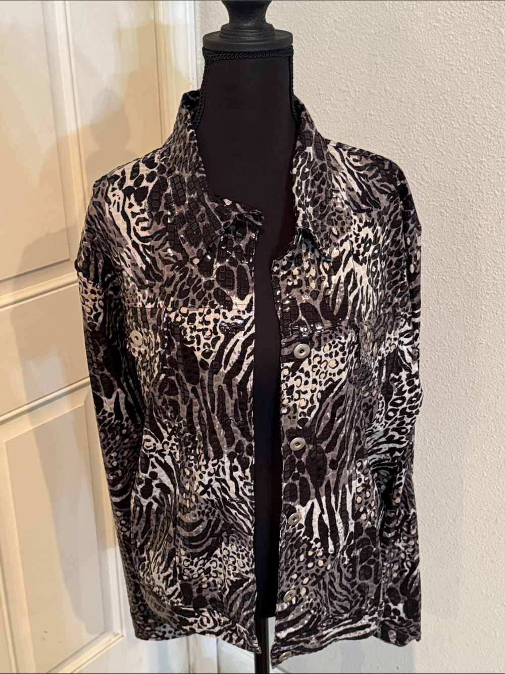 Choices Black & White Animal-Print sequence Jacket
